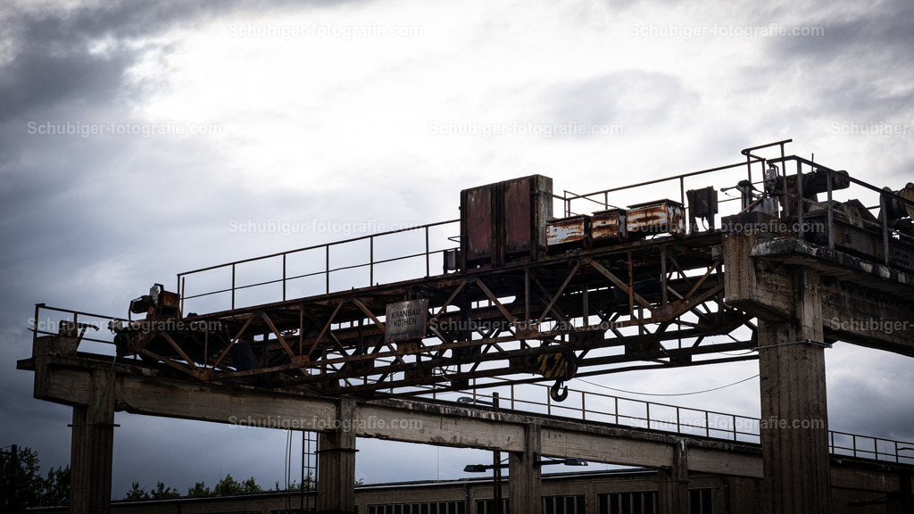DSCF2027 | Ferropolis ist ein Industriemuseum und Veranstaltungsort in Gräfenhainichen östlich von Dessau-Roßlau auf einer Halbinsel im Gremminer See, dem ehemaligen Tagebau Golpa-Nord. Ferropolis ist Ankerpunkt der Europäischen Route der Industriekultur. Wikipedia - Realisiert mit Pictrs.com