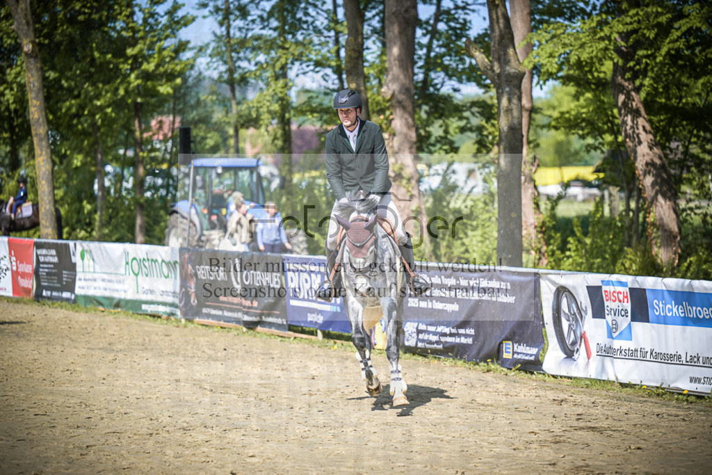 DOS_7525 | Entdecke hochwertige Reitturnierfotos von Foto Oger. Professionell, emotional und authentisch – jetzt Lieblingsmomente im Shop bestellen.Deutschlandweite Turnierfotografie. - Realisiert mit Pictrs.com