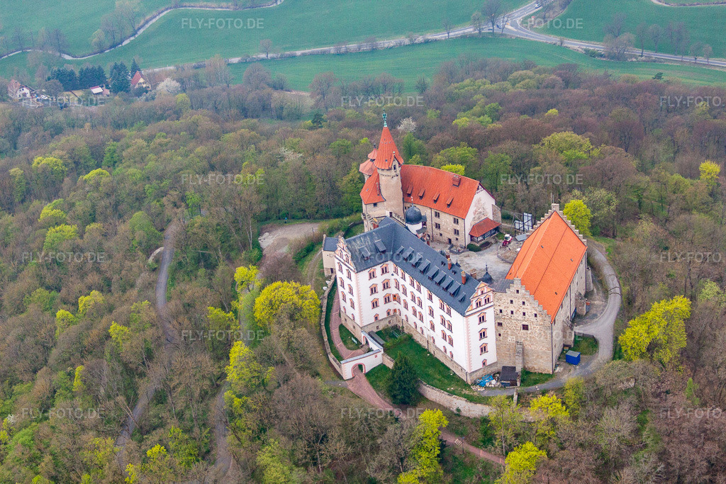 Luftbild: Heldburg, Burg Heldburg in Heldburg im Bundesland Thüringen in Deutschland. Foto: IMG_64139.jpg vom 05.04.2014 durch Werner Riehm/FLY-FOTO.deDeutsches Burgenmuseum - Faszination Burg