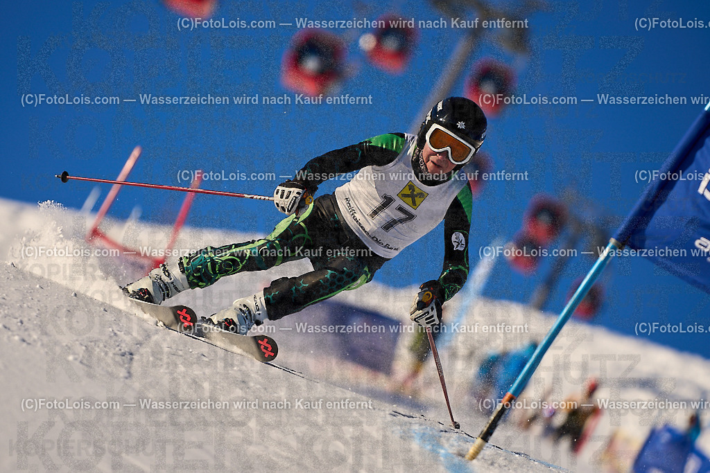 ALP2474_MASTERS-Cup_GS-B Herrn_Gilger Josef | (C)FotoLois.com, Alois Spandl. FIS Masters-Cup Wildschönau, Giant Slalom auf der Piste Schatzberg GS, Siegerehrung auf dem Dorfplatz Niederau, Sa 13. Januar 2024.