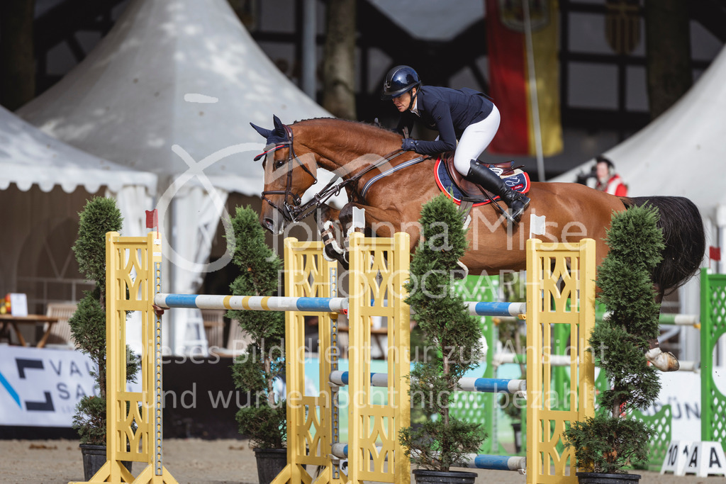 240915_OWLCh_MT-426 | Deine schönsten Turniermomente als professionelle Fotos! Entdecke hochwertige Pferdesport-Fotografie im Online-Shop. Jetzt Fotos finden & bestellen!