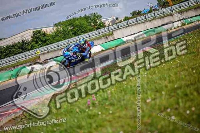 pubi8276 | Professionelle Fotos von Sportveranstaltungen, aber auch Hochzeiten und anderen Events. - Realisiert mit Pictrs.com