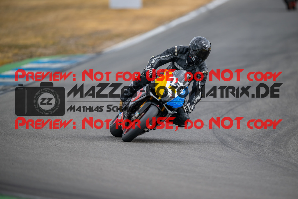 MaZZes-Fotomatrix-20260809-586869 | R1
