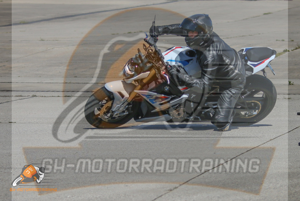 IMG_9901 | gh-motorradtraining-foto.de - Realisiert mit Pictrs.com
