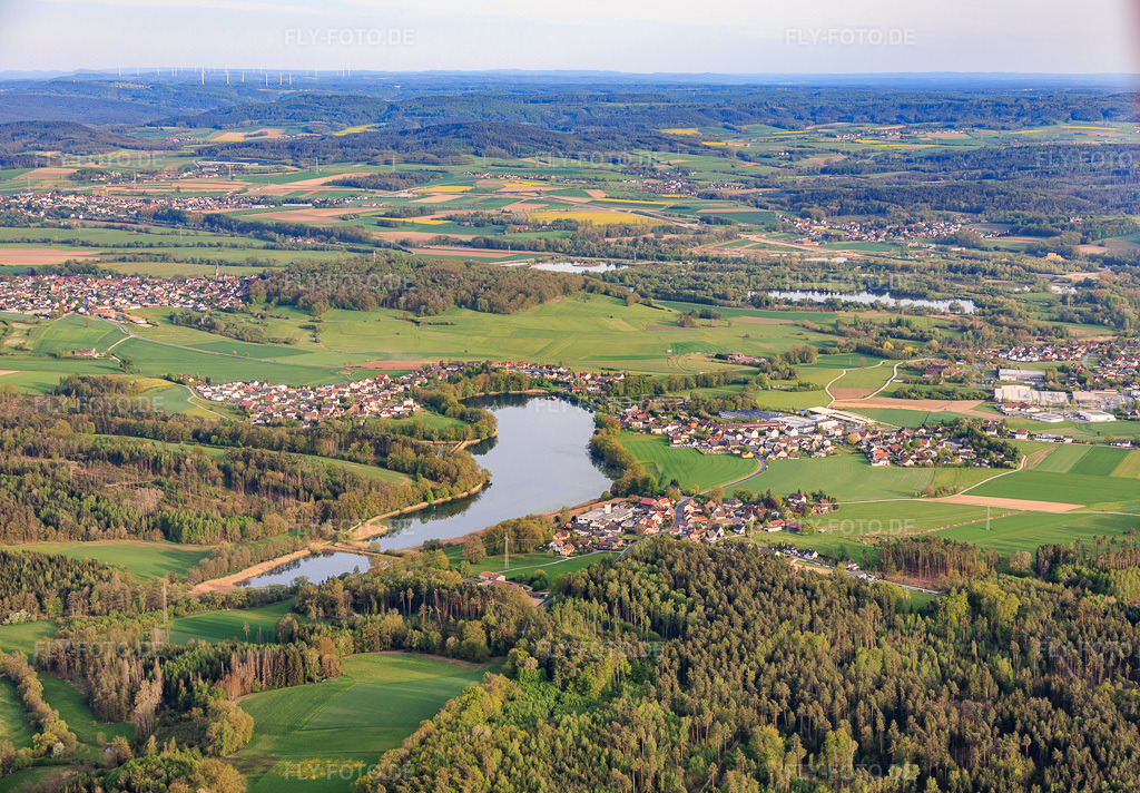 Luftbild: Ortsansicht aus Norden im Ortsteil Neuensee in Michelau im Bundesland Bayern in Deutschland.Foto: IMG_155932.jpg vom 02.05.2026 durch Werner Riehm/FLY-FOTO.deAuflösung des Originals: 5750 x 4000 px