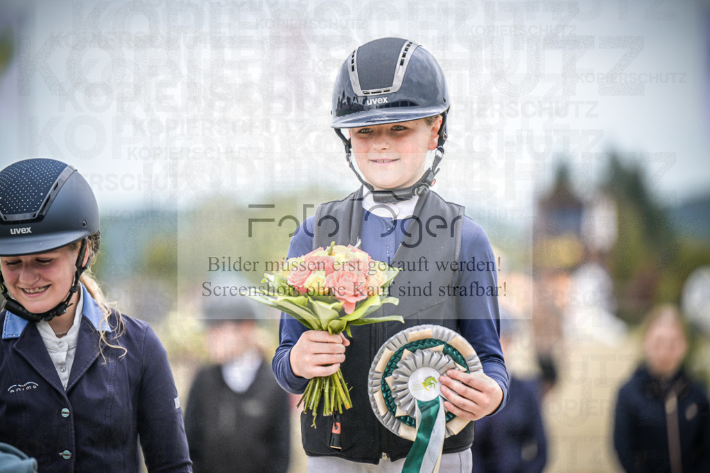 DOS_0057 | Entdecke hochwertige Reitturnierfotos von Foto Oger. Professionell, emotional und authentisch – jetzt Lieblingsmomente im Shop bestellen.Deutschlandweite Turnierfotografie. - Realisiert mit Pictrs.com