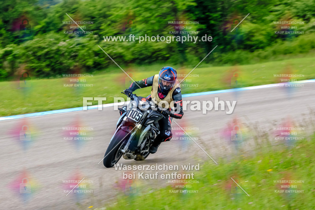 MotoTeam-3271 | Hier findet Ihr Bilder von Touristenfahrten auf der Nürburgring Nordschleife oder von anderen Veranstaltungen die ich besucht habe. Viel Spass beim Durch Schauen 