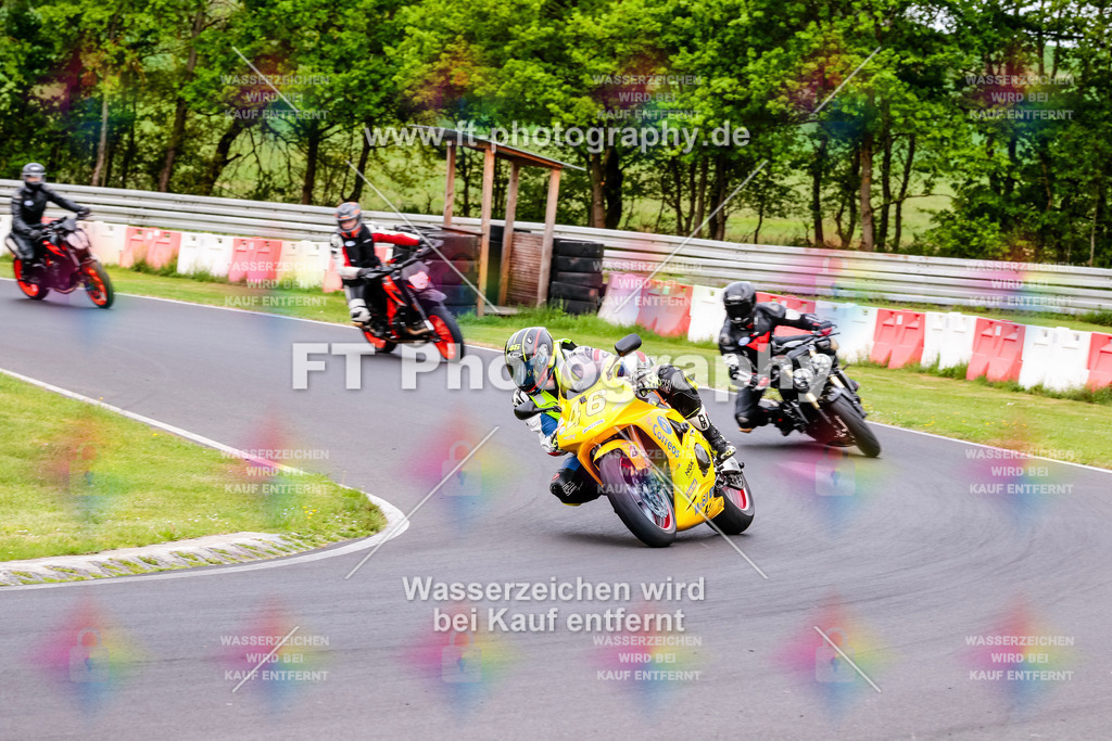 MotoTeamVBK-20126 | Hier findet Ihr Bilder von Touristenfahrten auf der Nürburgring Nordschleife oder von anderen Veranstaltungen die ich besucht habe. Viel Spass beim Durch Schauen 