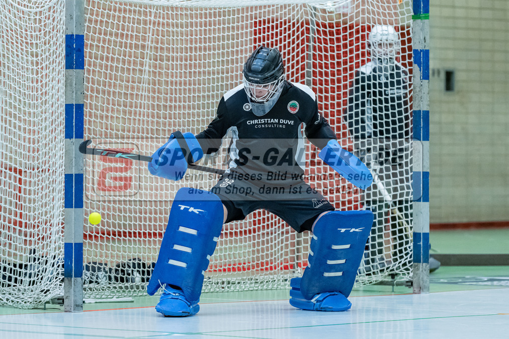 HK_20231217_107488 | 1. Bundesliga Herren Crefelder HC - Düsseldorfer HC  am 17.12.2023 Sporthalle Glockenspitz, Krefeld , Lasse Kille Torwart ( Crefelder HTC #32 )