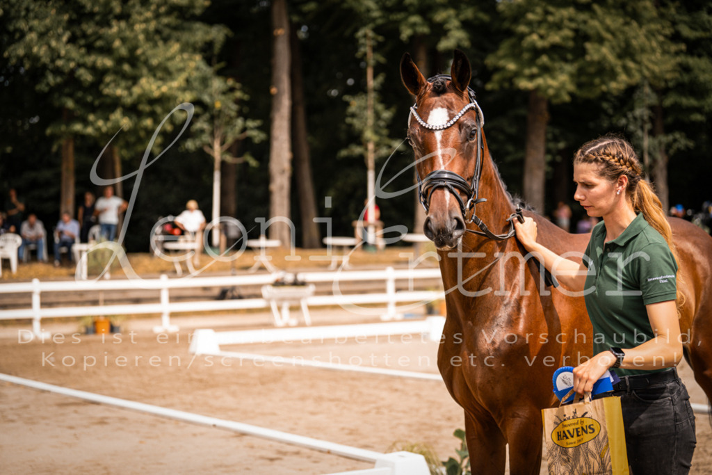 4.Fr00226 | Leoni Ertmer Photography - Realisiert mit Pictrs.com