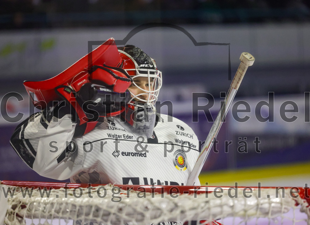 2026-01-30_017_TSV_Erding_gegen_EHF_Passau_Black_Hawks | Erding, Deutschland, 30.01.2026:Eishockey, Oberliga Süd 2025 / 2026, 42. Spieltag, TSV Erding gegen EHF Passau Black Hawks, Endergebnis: 2:6Torwart Janik Engler (EHF Passau Black Hawks, #30)Foto: Christian Riedel / fotografie-riedel.net