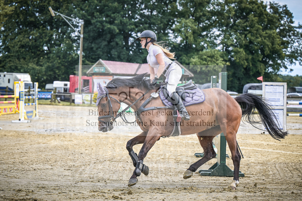DOS_3567 | Entdecke hochwertige Reitturnierfotos von Foto Oger. Professionell, emotional und authentisch – jetzt Lieblingsmomente im Shop bestellen.Deutschlandweite Turnierfotografie. - Realisiert mit Pictrs.com
