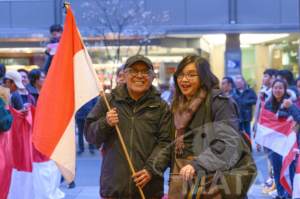_DWA5376 | Welcoming Jokowi Widodo's arrival by the Indonesian people at Kastens Luisenhof Hotel in the context of the opening of Hannover Messe with Indonesia as Country Partner. Hannover, 15.04.2023 - Realisiert mit Pictrs.com