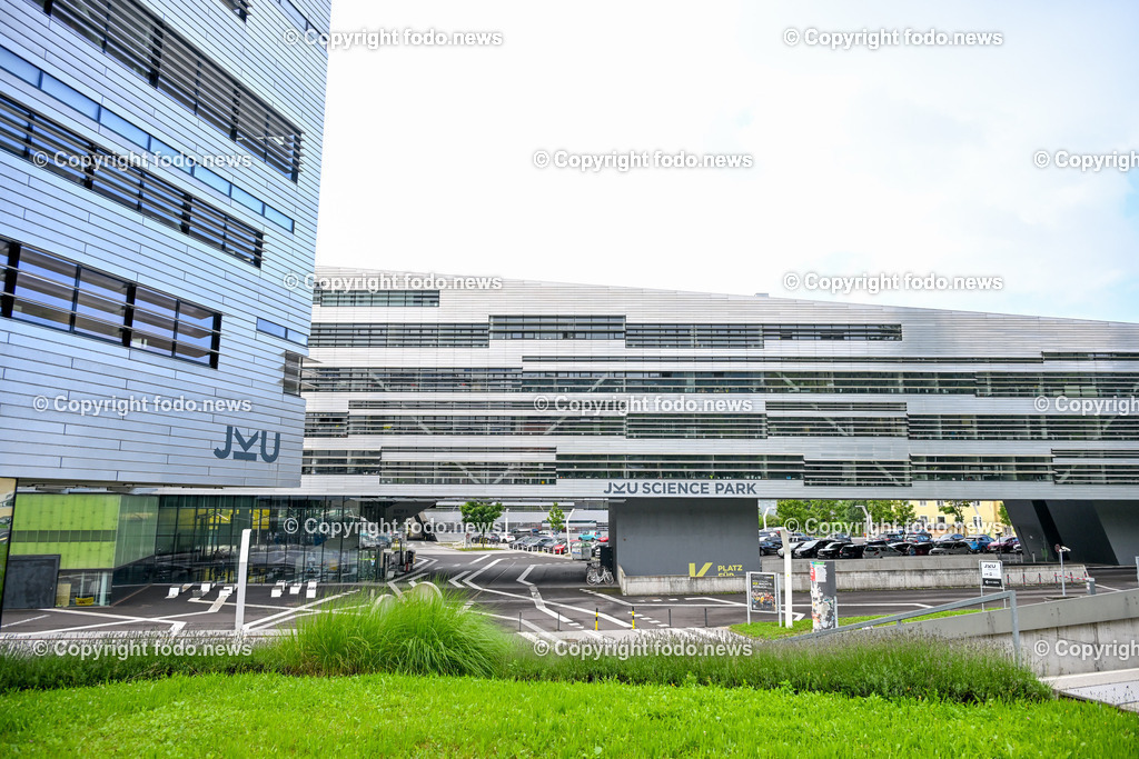JKU Linz_ Science Park_ 31.07.2025-4 | 31.07.2025, LINZ, AUT, Johannes Kepler Universitaet, JKU, Gelaende, im Bild Themenbild, JKU Linz, Science Park, Campus, Technologie, hoch-modernes und architektonisch spektakulaeres Campus-Zentrum, Mechatronik, Kuenstliche Intelligenz, Digitalisierung, Mathematik, Forschung, Entwicklung, Limak