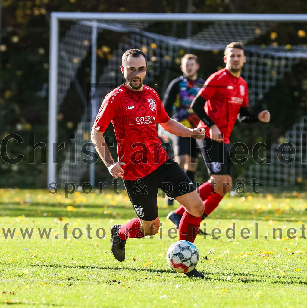 2023-11-05_053_FC_Herzogstadt_gegen_TuS_Oberding | Erding, Deutschland, 05.11.2023:
Fußball, Kreisklasse 2023 / 2024, 14. Spieltag, FC Herzogstadt gegen TuS Oberding, Endergebnis: 4:5

Bernd Lehmer (TuS Oberding, #2)

Foto: Christian Riedel / fotografie-riedel.net