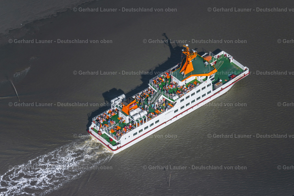 4036847 | Inselfähre nach Langeoog im Benser Außentief