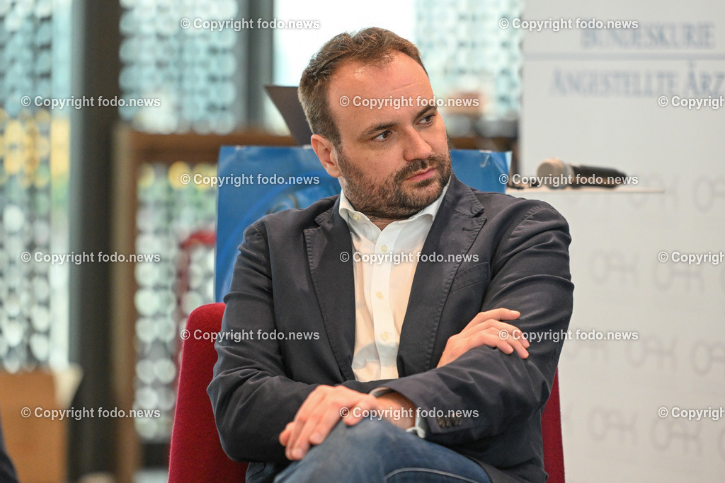 BKAÄ-Enquete_ JKU Med Campus I_ 10.05.2023-12 | 10.05.2023, Linz, AUT, JKU medLOFT, Arbeitsplatz Spital, wie die Jungen künftig arbeiten wollen, im Bild Michael Sacherer (Präsident der Ärztekammer Steiermark)