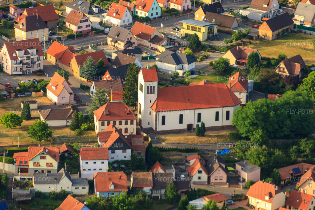 Aerial view: St. Nicolas Catholic Church in Schirrhein in the state Bas-Rhin, France.Photo: IMG_30462.jpg taken on 07/09/2010 by Werner Riehm/FLY-FOTO.comResolution of the original: 4752 x 3168 px