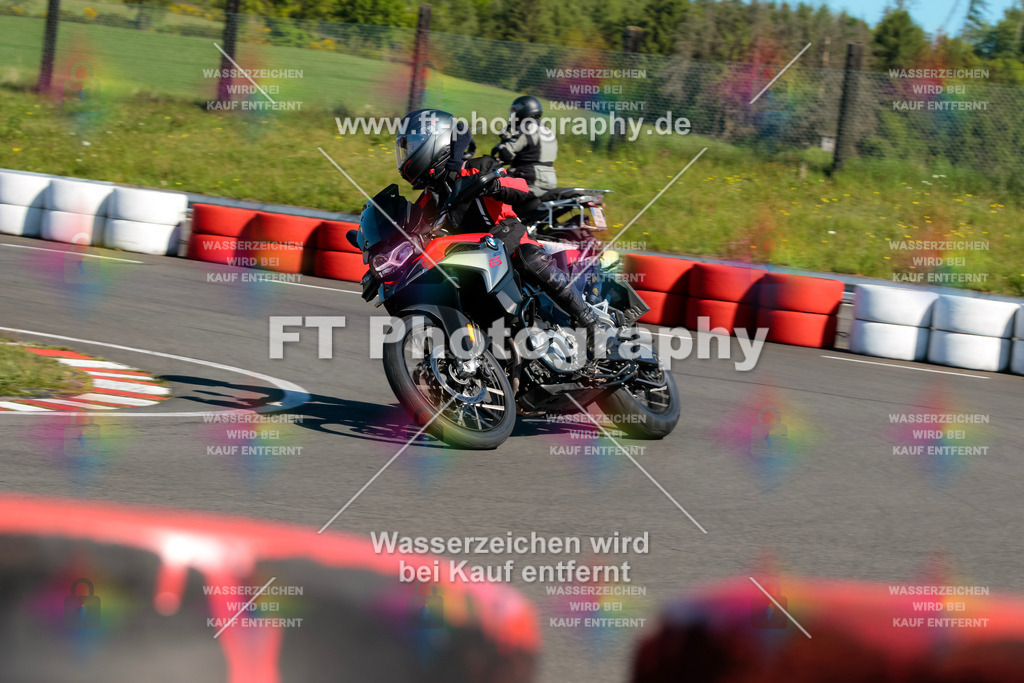Moto-TeamOBK-21590 | Hier findet Ihr Bilder von Touristenfahrten auf der Nürburgring Nordschleife oder von anderen Veranstaltungen die ich besucht habe. Viel Spass beim Durch Schauen 