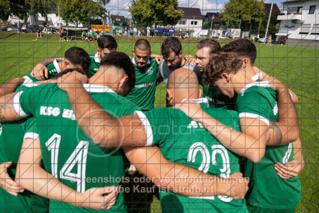 20250824_150135_0206 | #,KSG Eislingen (grün) vs. SGM Jebenhausen-Bezgenriet (orange), Fussball, Kreisliga A3 - Bezirk Neckar/Fils, 01. Spieltag, Saison 2025/2026, Rasensportplatz, Albstraße 69, 73054 Eislingen, 24.08.2025 - 15:00 Uhr,Foto: PhotoPeet-Sportfotografie/Peter Harich