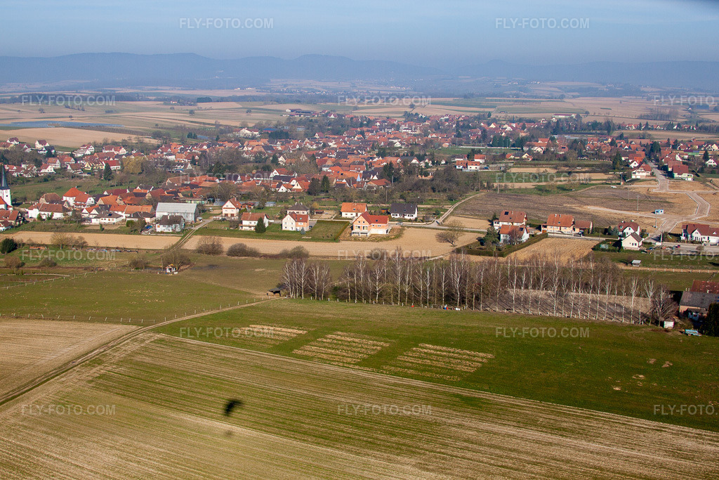 Aerial view: View of the town in Seebach in the state Bas-Rhin, France.Photo: IMG_62694.jpg taken on 03/09/2014 by Werner Riehm/FLY-FOTO.comResolution of the original: 4752 x 3168 px