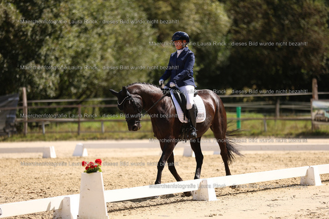 HG9A2403 | laurarinckfotografie - Realisiert mit Pictrs.com