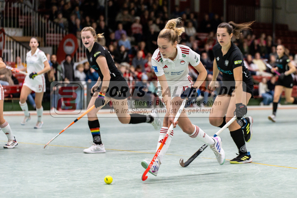 SFE_20250112_0110 | Köln, Deutschland, 12.01.2025:  ßHockey 1. Bundesliga Damen Rot-Weiss Köln - Schwarz-Weiß Köln im KTHC Stadion Rot-Weiss Köln Tennis and Hockey Club am 12.01.2025 in Köln, Deutschland. (Foto von Stephan Fehrmann)Köln, Germany, 12.01.2025: ßHockey 1. Bundesliga Damen Rot-Weiss Köln - Schwarz-Weiß Köln in KTHC Stadion Rot-Weiss Köln Tennis and Hockey Club at 12.01.2025 in Köln, Deutschland. (Foto from Stephan Fehrmann)