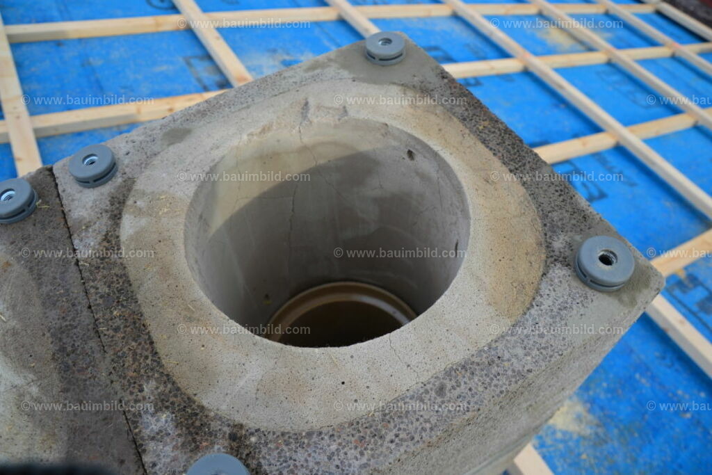 bib-lg08-schornstein-0047 | Nach LV-Leistungsgruppen sortierte Detailfotos über den Bau eines Hauses. Alle Hausbau-Bilder direkt vom Urheber und Autor der Website Haus-Selber-Bauen.com