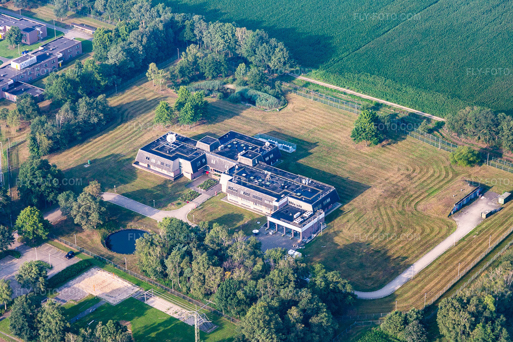 Aerial view: Barracks Eibergen in Eibergen in the state Gelderland, Netherlands. – Photo: IMG_008230.jpg taken on 07/18/2020 by Werner Riehm/FLY-FOTO.com – Resolution of the original: 5472 x 3648 px