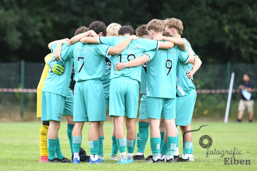 Sport-Duwe Cup | Sport-Duwe Cup Oldenburg; TuS Eversten (mint)-VFL Oldenburg (rot) am 05.07.2025 in Oldenburg (Sportanlage TuS Eversten), Photo: Philip Eiben 2025 - Realisiert mit Pictrs.com