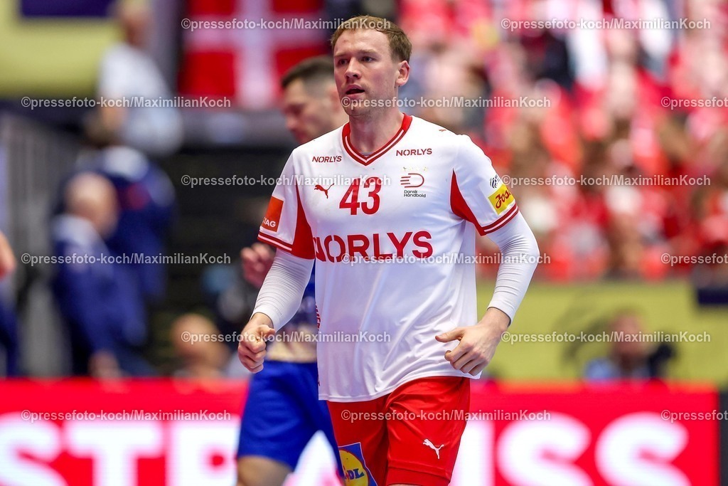 EHF18012602096 | 18.01.2026, Handball, Men's EHF EURO 2026, Dänemark - Rumänien, Jyske Bank Boxen in Herning, Dänemark, Preliminary Round:  Simon Bogetoft Pytlick (Denmark #43) 