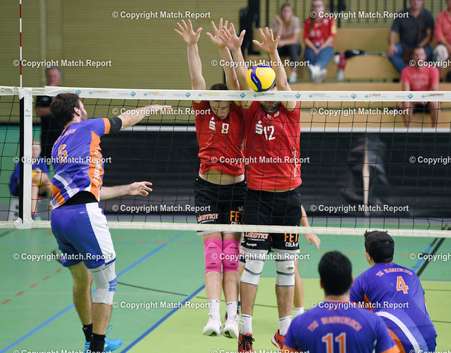 Volleyball 3.Liga  Saison 20/21:  TV Rottenburg - TSV Blankenloch | Volleyball 3.Liga  Saison 2020/2021 1. Spieltag in der Volksbank Arena 20.09.2020TV Rottenburg - TSV BlankenlochBlock TV Rottenburg; Niklas Lichtenauer (Mitte) und Yannick Menke (re)FOTO: ULMER PressebildagenturxxNOxMODELxRELEASExx
