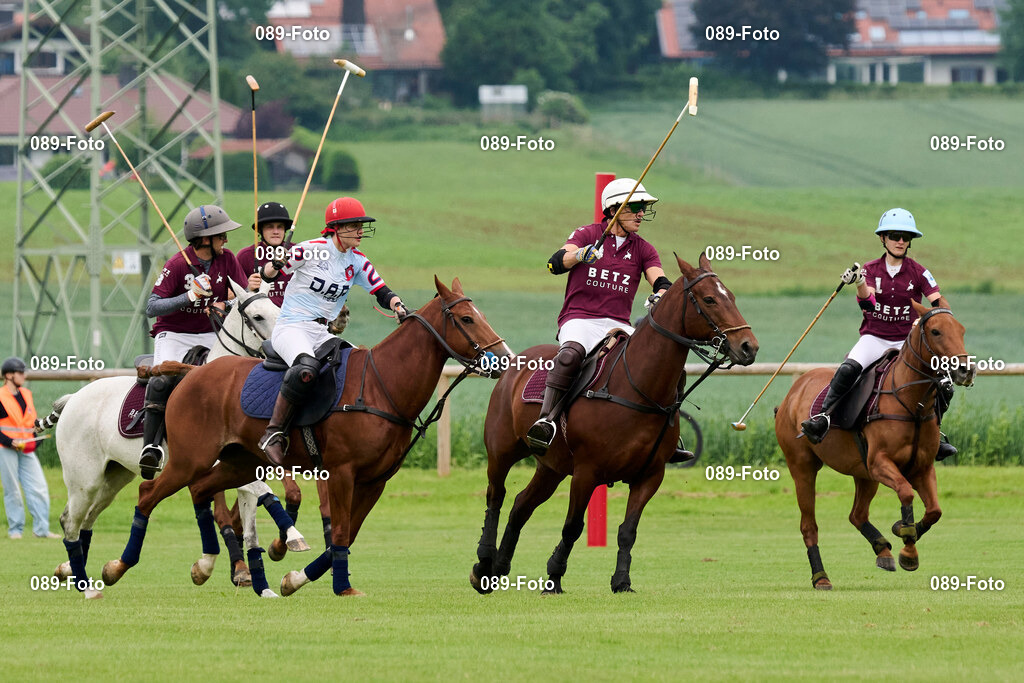 La Tarde Bavarian Trophy 2025, Betz Couture Polo Team vs D.A.R Metall AG Polo Team | La Tarde Polo Club Munich, La Tarde Bavarian Trophy 2025, Betz Couture Polo Team vs D.A.R Metall AG Polo Team, Foto: 089-foto - Realisiert mit Pictrs.com