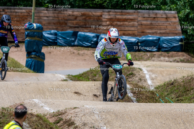 BayBMX2026-05787 | Fotogalerie von Thomas Dettweiler mit Eventbildern und lizenzfreien Fotos. Perfekt als Wandbild, für Büro, Website oder private Nutzung. - Realisiert mit Pictrs.com