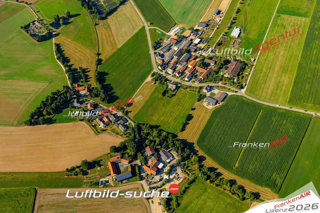 Das Luftbild zeigt : Säulnhof Stulln - Die Luftaufnahme wurde 2024 vom UL-Flugzeug aus erstellt ( keine Drohne ) - Hochauflösende Luftaufnahme - Für grossformatige Ausdrucke geeignet. Die Geschenkidee !Mit Lizenz und Bildrechte bestellbar