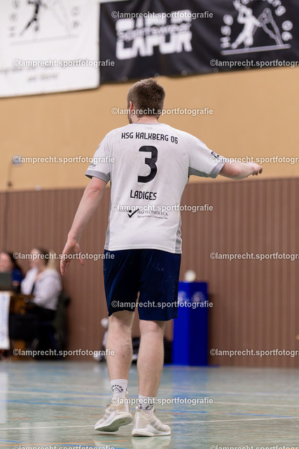 Handball I Herren I Saison 2025-2026 I SHSE Manfred-Frank-Pokal I Viertelfinale I HSG Kalkberg 06 II - HSG Kalkberg 06 039 | Tim Ladiges (3, HSG Kalkberg 06 II) - Realisiert mit Pictrs.com
