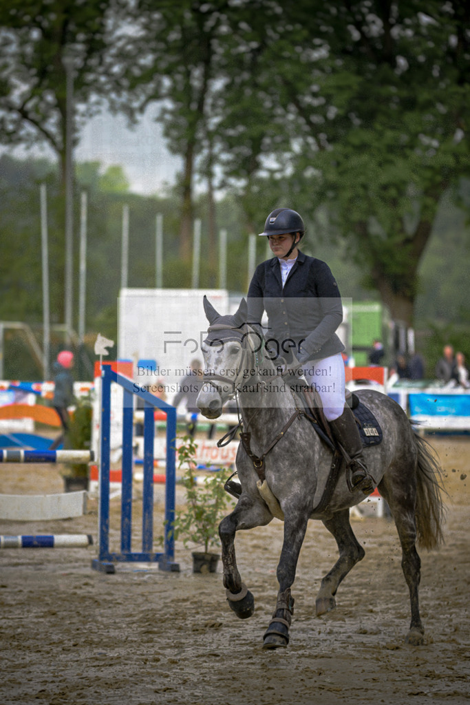 20240505-DOS_7918 | Entdecke hochwertige Reitturnierfotos von Foto Oger. Professionell, emotional und authentisch – jetzt Lieblingsmomente im Shop bestellen.Deutschlandweite Turnierfotografie. - Realisiert mit Pictrs.com