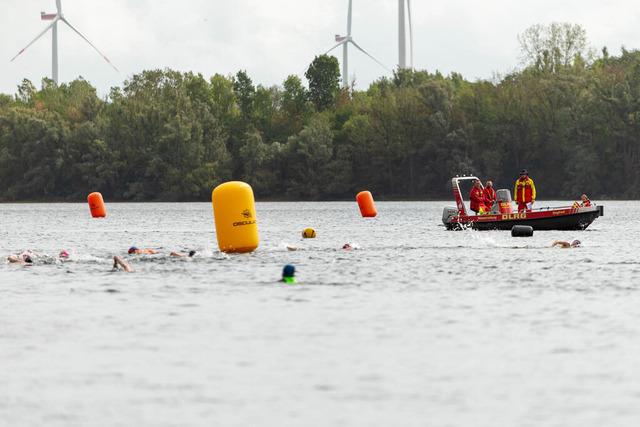 DLRG, Rettungssport, Beach- & Oceanevents, NRW-Landesmeisterschaften Freiwasser Rettungssport 2026 20.09.2026 | Kalkar-Wissel, Deutschland - September, 20: Impressionen der 7. NRW-Landesmeisterschaften Freiwasser Rettungssport 2026 im Naturbad Wisseler See (Foto: Benedikt Lang (DLRG)) - Realisiert mit Pictrs.com