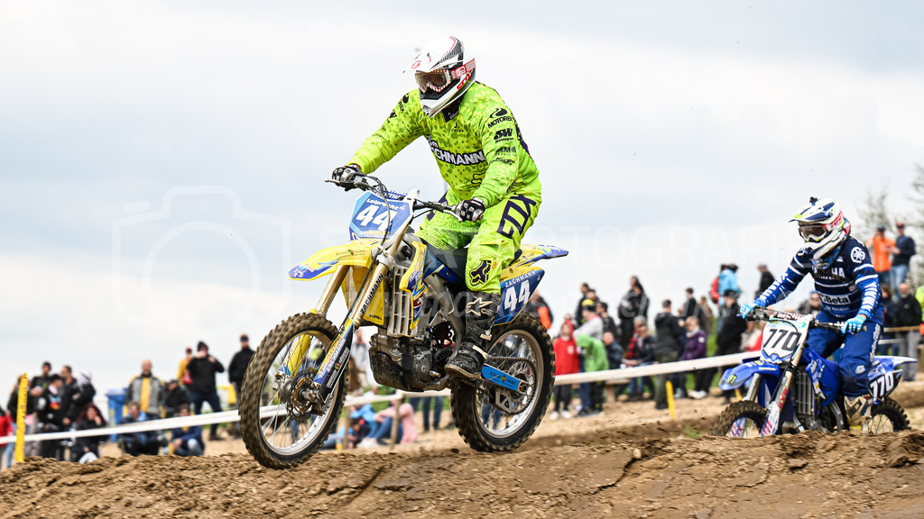 Motocross Schlatt bei Winterthur - 30. April 2023 | #44 Leiprecht Manfred aus Fischingen (CH) auf  in der Kategorie Senioren am Motocross Schlatt bei Winterthur, 30. April 2023. 
Instagram: @mx_schlatt | @mc_wila | @sam_schweiz
Bild: Sportfotografie Markus Aeschimann | www.markus-aeschimann.ch - Realisiert mit Pictrs.com