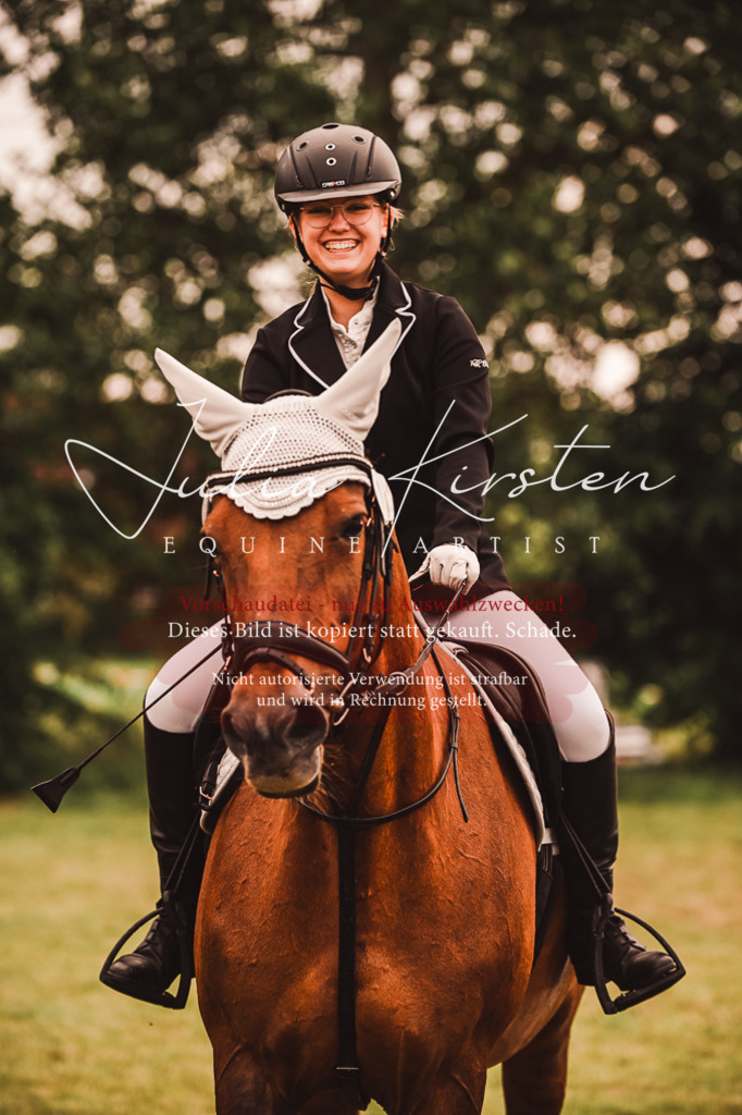 DSC_7021 | Pferde- und Turnierfotografie in Westsachsen. Pferdeportraits, Auftragszeichnungen und intuitive Kunst.