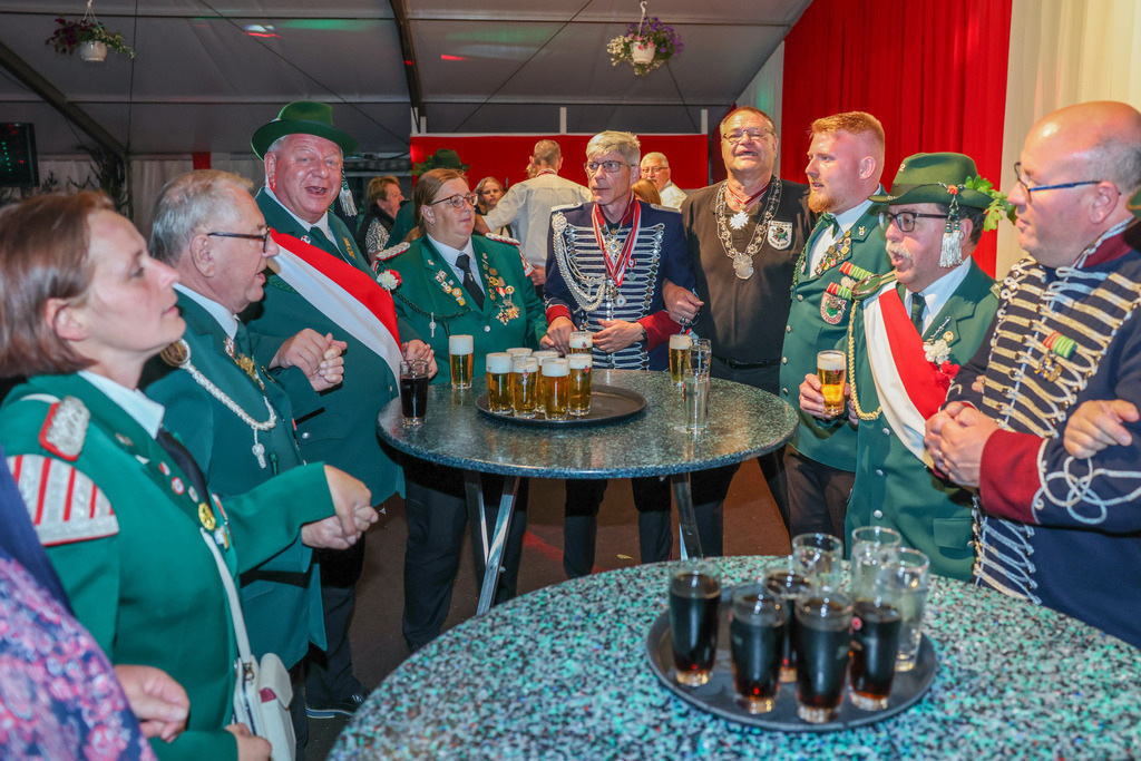 top-top.de-250601-141 | Foto, Video, Fotografie, Videografie, Fotobox, DJ, Discjockey, Musik, Musikbox, Veranstaltung, Photobooth, Amazon, Ebay, Buchtipp, Bestseller, Autor, Verlag, Buch, Wesel, Hamminkeln, NRW, Dinslaken, Rees, Drohne, Hochzeit, Party, Fotobox, Wesel, Fotograf