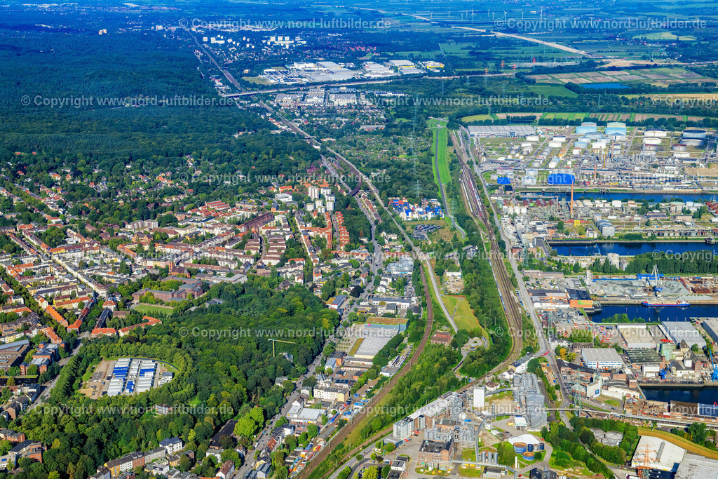 Hamburg_Harburg_Hafen_Gerwerbegebiet_ELS_4756280823 | HAMBURG 28.08.2023 Entwicklungsbebietzum Innovationspark zwischen Hafen und Bahn in Hamburg-Harburg, Deutschland. // Development area for the innovation park between the port and the railway in Hamburg-Harburg, Germany. Foto: Martin Elsen