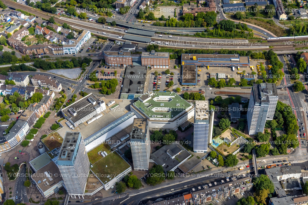 Muelheim220802209 | Luftbild, Areal rund um die Hauptpost, Hauptbahnhof, Radschnellweg, Dickswall Hochhäuser, Altstadt I - Südost, Mülheim an der Ruhr, Ruhrgebiet, Nordrhein-Westfalen, Deutschland