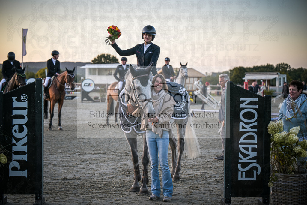 DOS_0041 | Entdecke hochwertige Reitturnierfotos von Foto Oger. Professionell, emotional und authentisch – jetzt Lieblingsmomente im Shop bestellen.Deutschlandweite Turnierfotografie. - Realisiert mit Pictrs.com