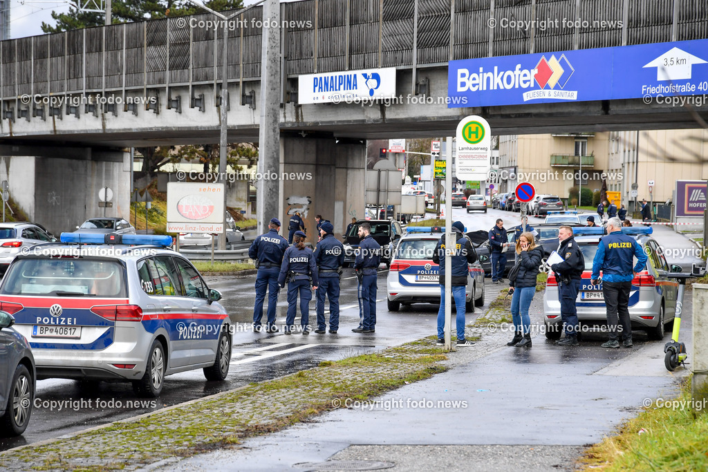 Polizeieinsatz Mordversuch_ Polizei_ Leonding_ 09.01.2023-3 | 09.01.2023, Polizeieinsatz Leonding, AUT, im Bild, Polizeieinsatz Mordversuch, Polizei, Fahndung, Tatort, Spurensicherung