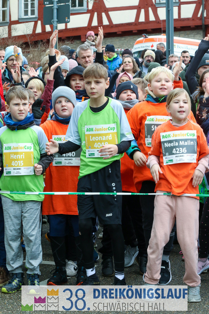 400m AOK Junior Cup | 3 Koenigslauf 2024 400m AOK Junior Cup - Realisiert mit Pictrs.com