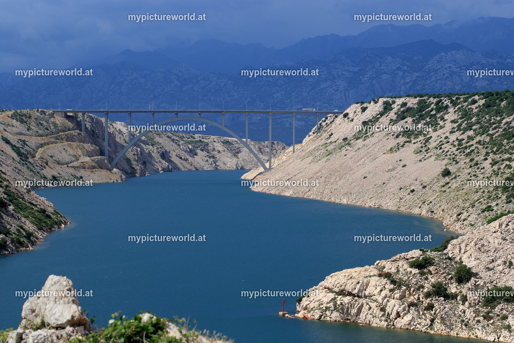 Jasenice-002 | Das Bilderarchiv über Tiere, Planzen und Landschaften. In der Bilddatenbank finden Sie ein große Auswahl an hochwertigen Bilder für Ihre Werbung - Realized with Pictrs.com