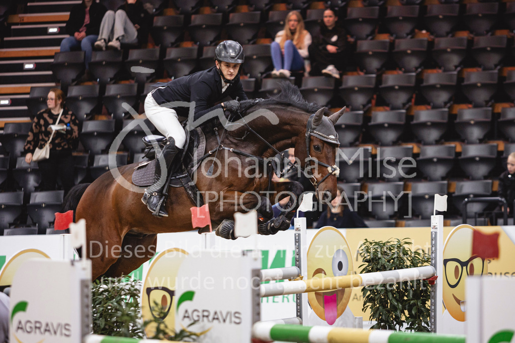 241102_Oldenburg_FinaleWaldbach-103 | Deine schönsten Turniermomente als professionelle Fotos! Entdecke hochwertige Pferdesport-Fotografie im Online-Shop. Jetzt Fotos finden & bestellen!