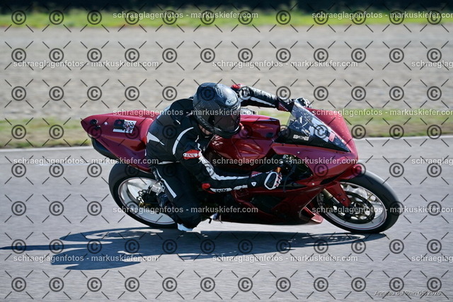 26BT01-0041 | 014 - Realisiert mit Pictrs.com