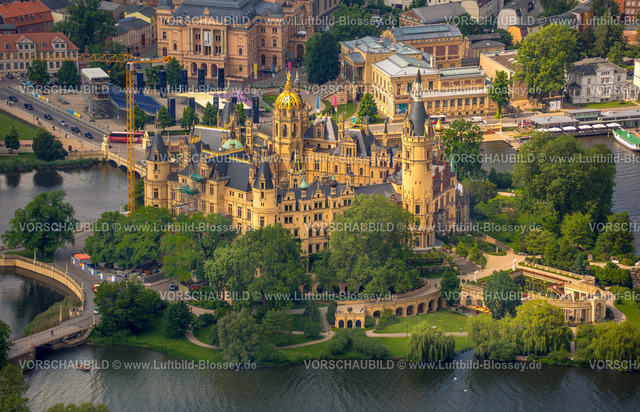 Schwerin16060016 | Schloss Schwerin, Burggarten, Burgsee,  Schweriner See, Schwerin, Mecklenburg-Vorpommern, Deutschland